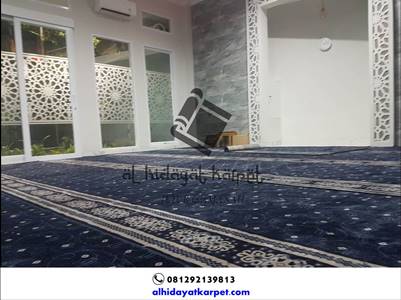 pemasangan karpet masjid Turki di Mushola El Fairuz Ciputat Tangsel