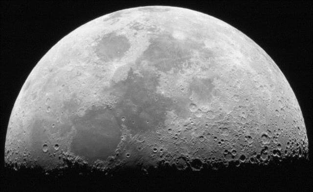 membesarnya bulan sabit