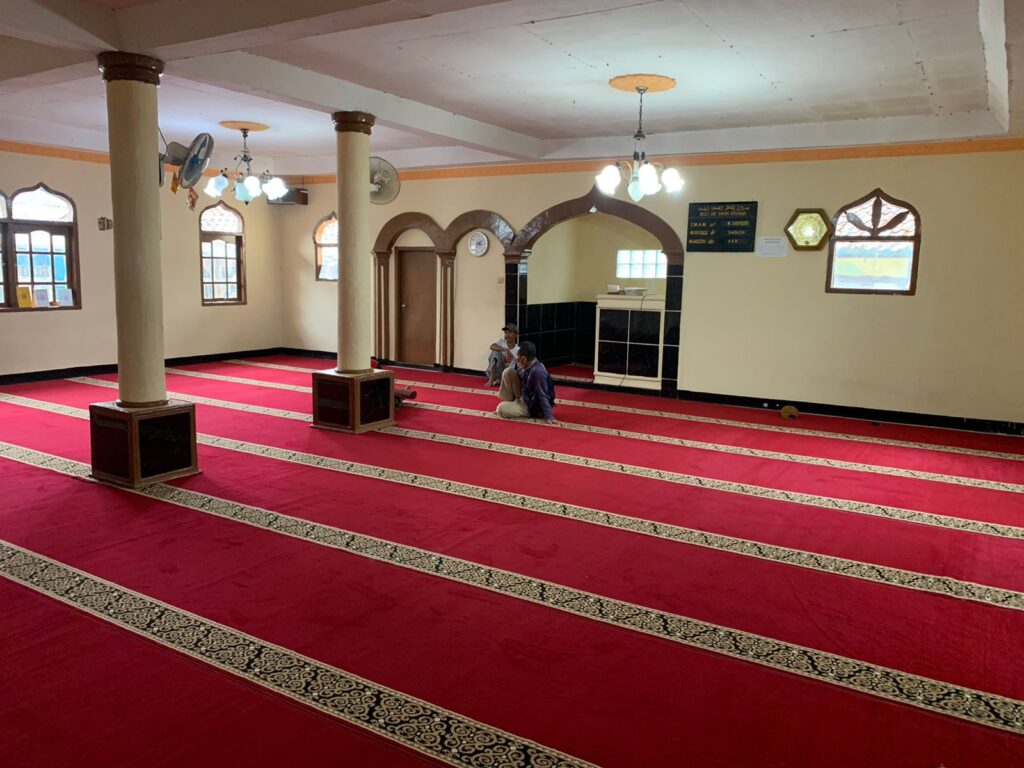 Pemasangan Karpet Masjid Shafira Menuju Masjid Nurul Falah Caringin - Bogor
