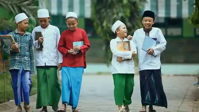berkumpul dengan orang shaleh