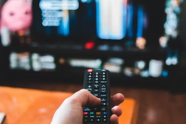 nonton tv saat ranadhan