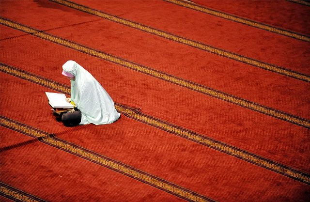 wanita itikaf