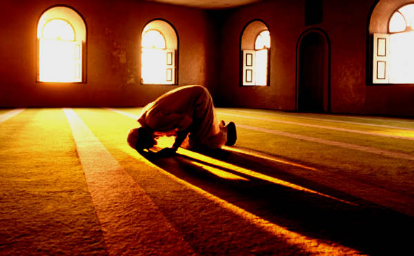 ikhlas karena Allah dan sesuai tuntunan