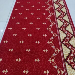 Karpet lokal Royal Saudi merah